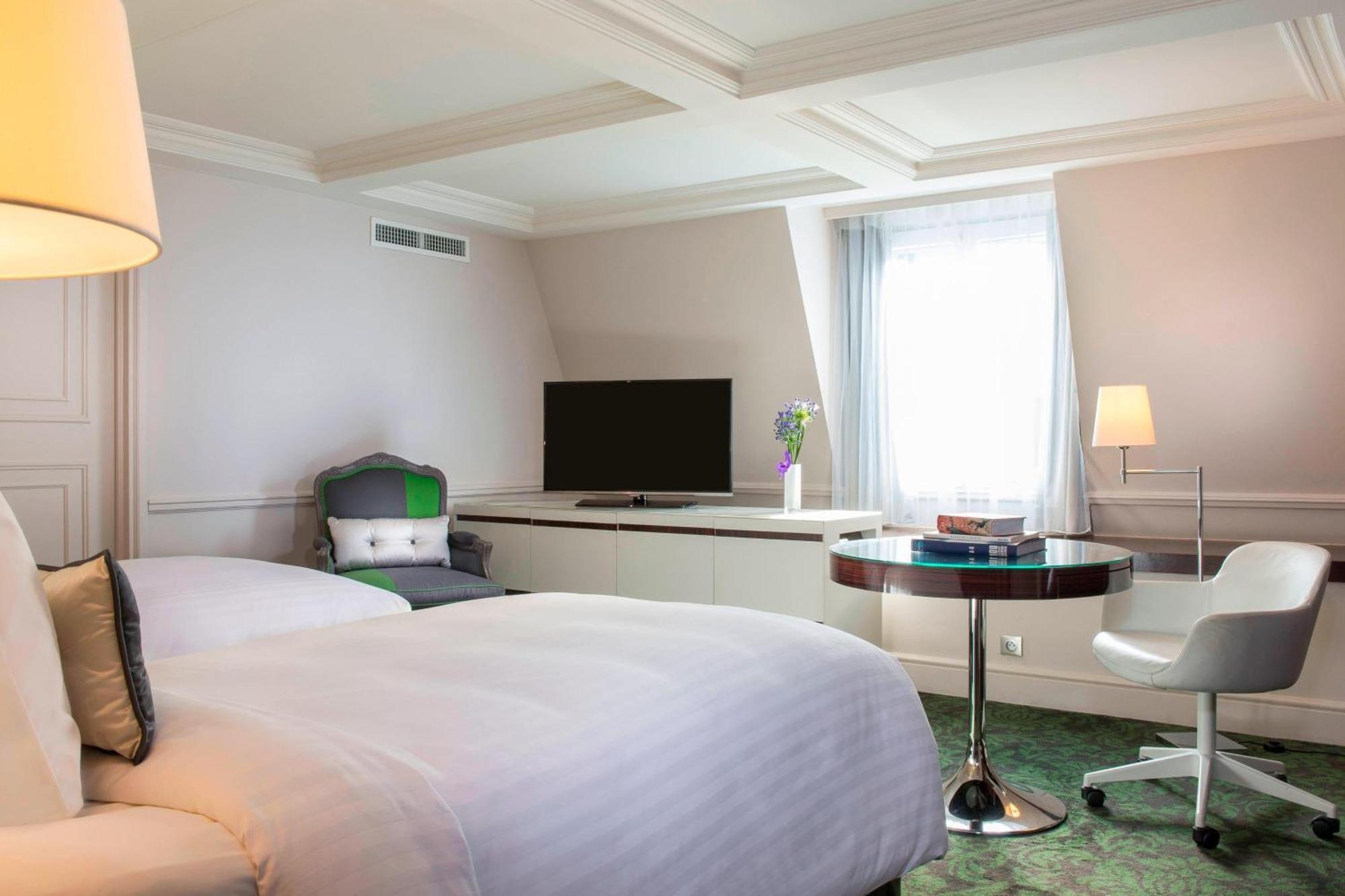 Renaissance Paris Nobel Tour Eiffel Hotel Zewnętrze zdjęcie